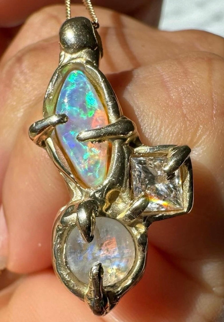 Portal pendant  image 0
